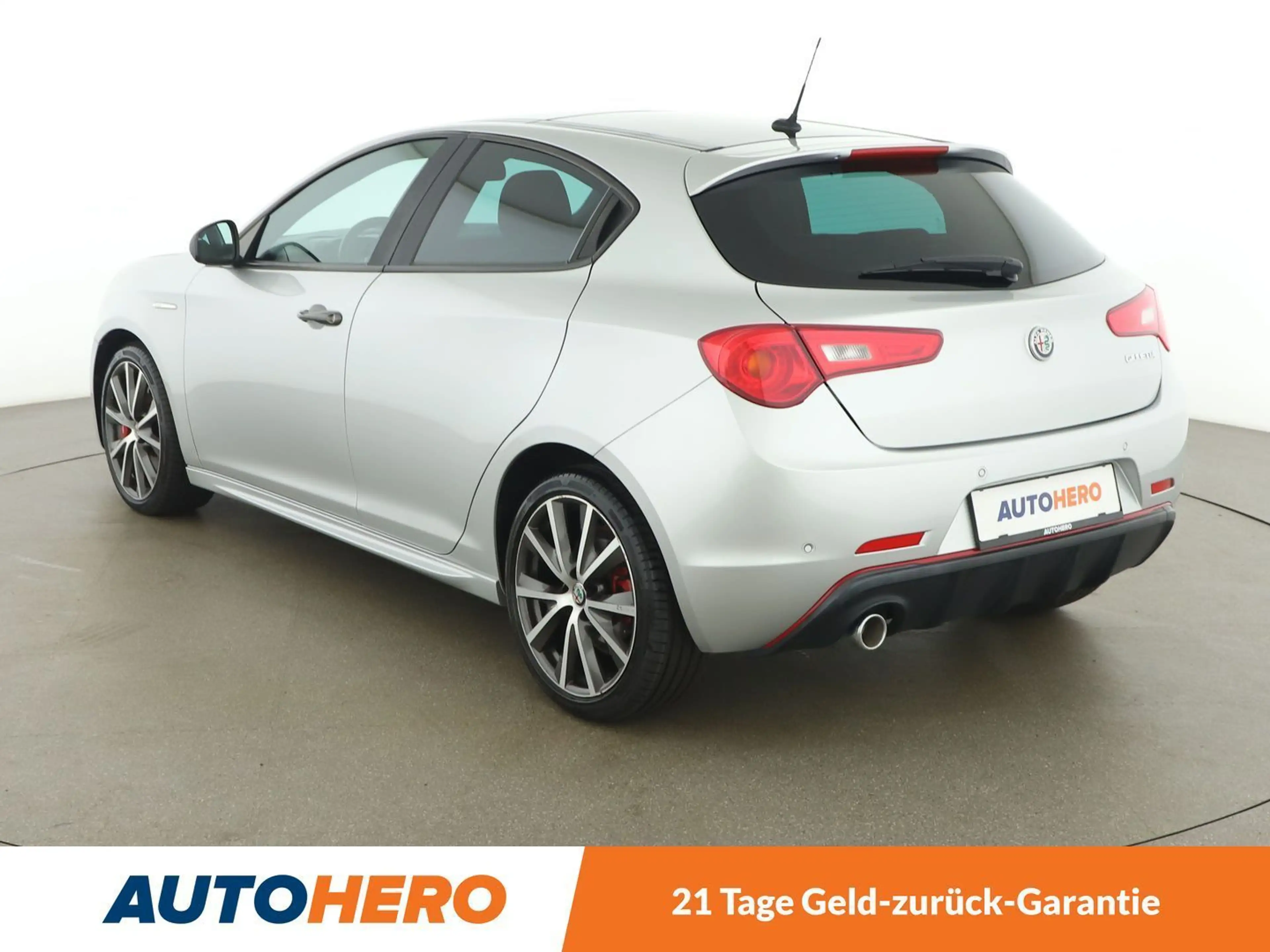 Alfa Romeo Giulietta 1.6 JTD Super Aut. *NAVI*TEMPO*BOSE*PANO* — photo 4