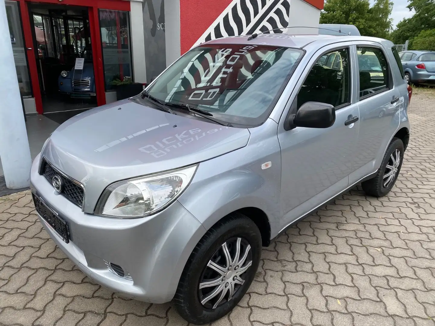 Daihatsu Terios 4WD Top AUTOMATIK Standheizg AHK 2.Hd Silber - 2