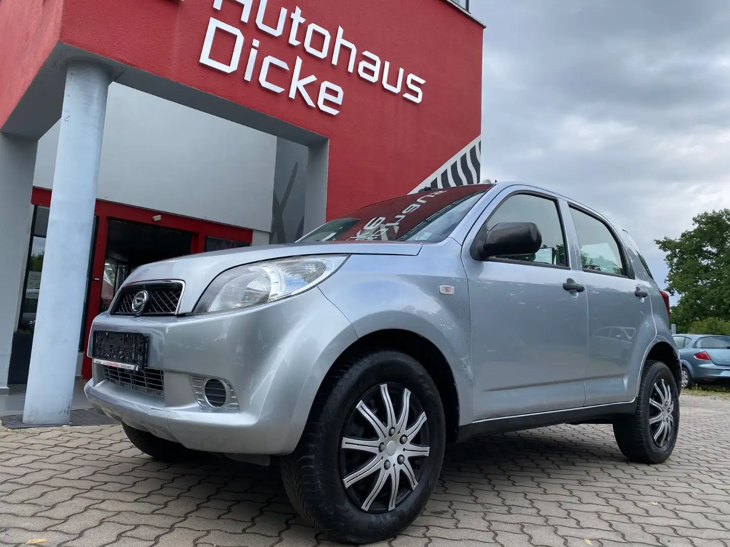 Daihatsu Terios 4WD Top AUTOMATIK Standheizg AHK 2.Hd Silber - 1