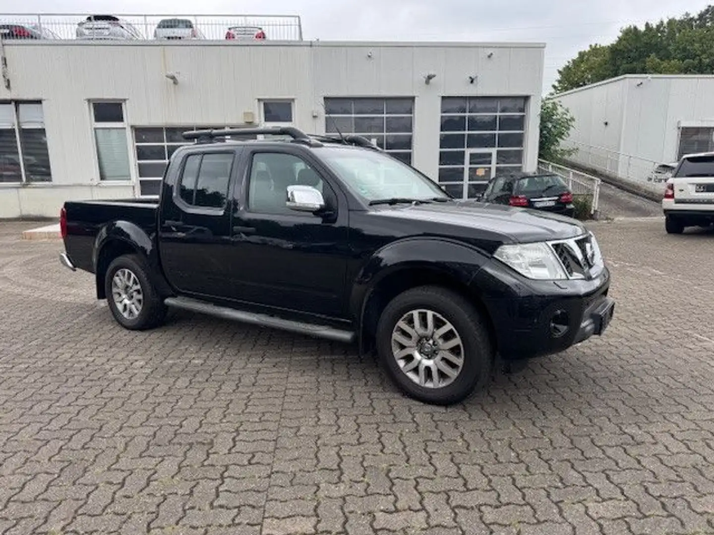 Nissan Navara Pickup Double Cab LE V6 4x4 LB 2 Hand Negru - 2