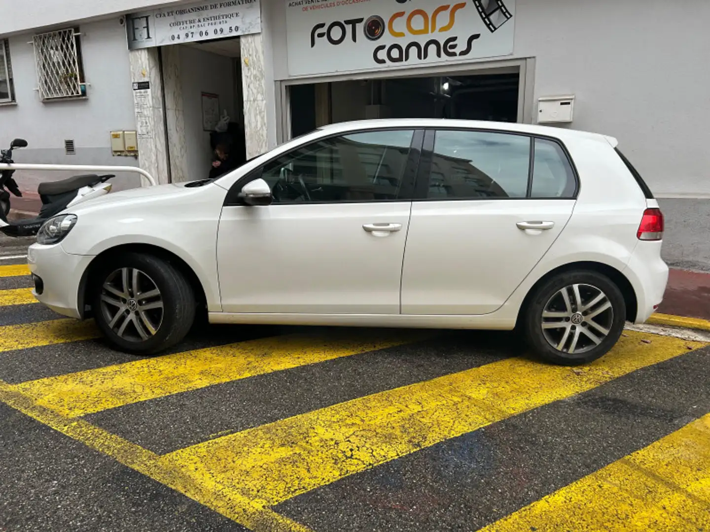 Volkswagen Golf 1.6 TDI 105CH BLUEMOTION FAP CONFORTLINE DSG7 5P Weiß - 2