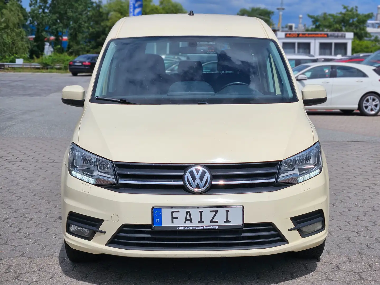 Volkswagen Caddy 2,0 TDI Maxi BMT 7 Sitzer Automatik Beige - 1