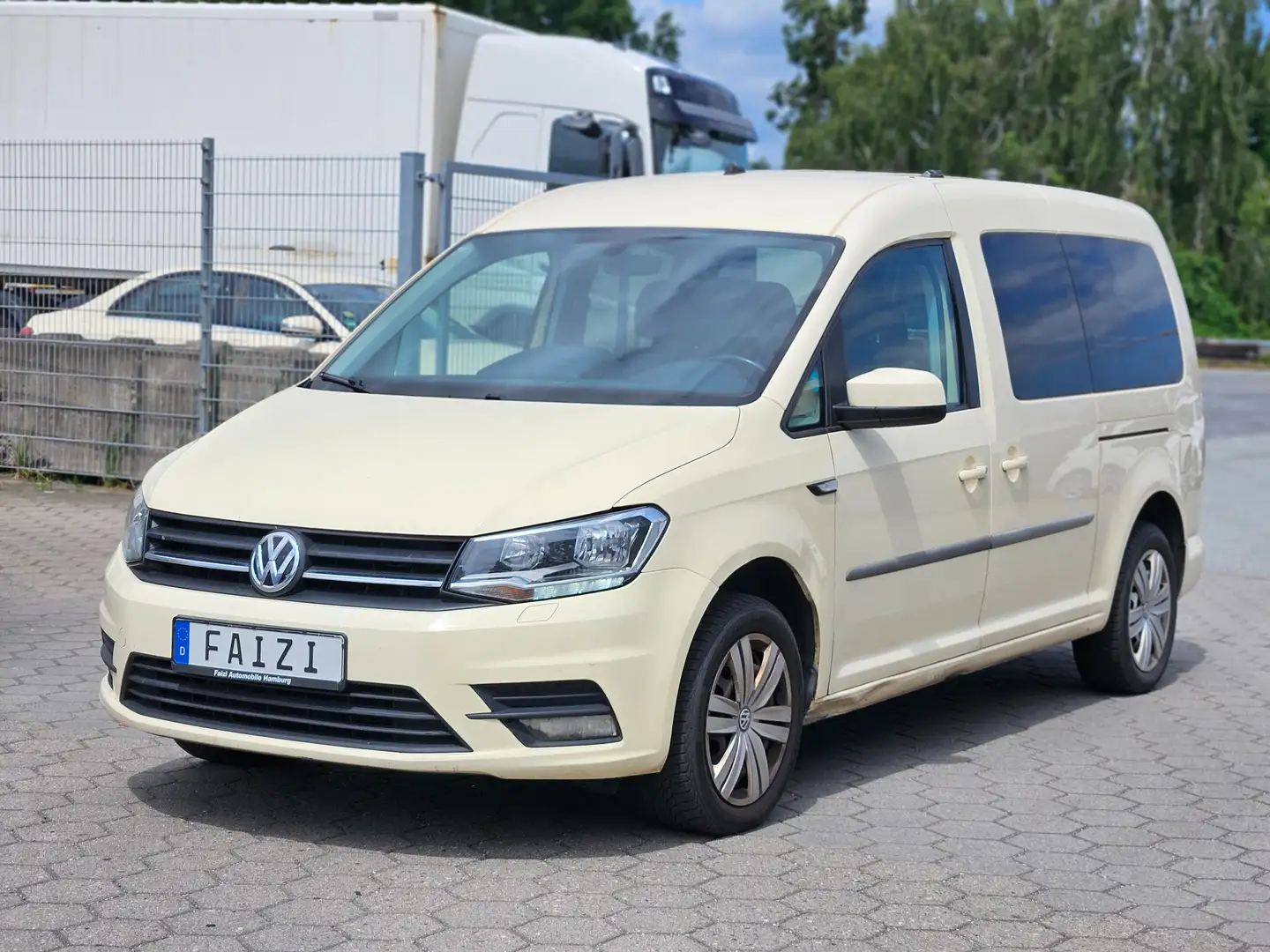 Volkswagen Caddy 2,0 TDI Maxi BMT 7 Sitzer Automatik Beige - 2