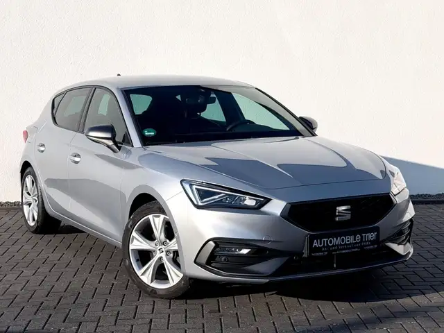 Seat Leon Leon view 3