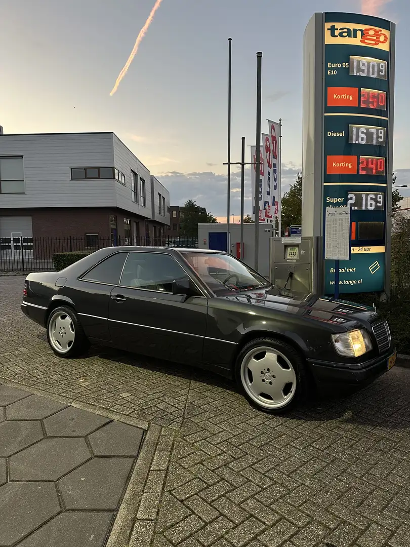 Mercedes-Benz CE 220 Černá - 1