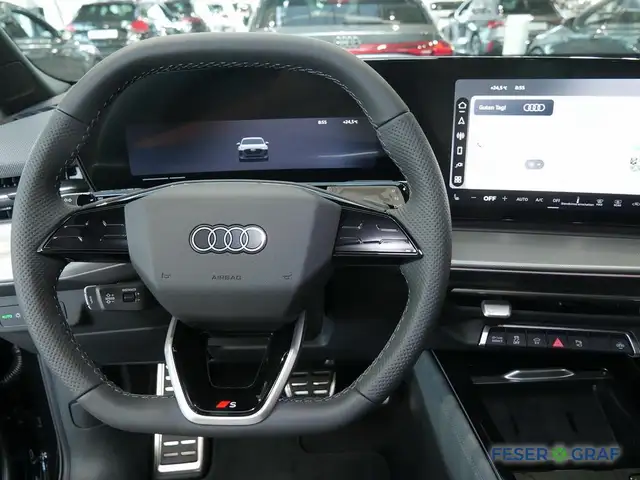 Audi Q3 view 11
