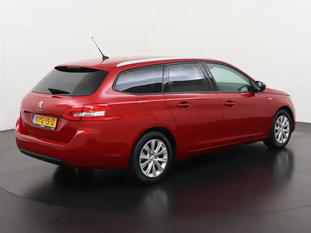 Peugeot 308 view 4