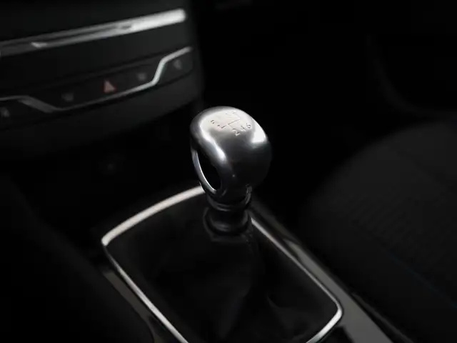 Peugeot 308 view 10