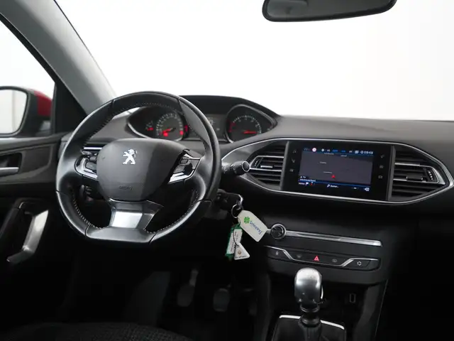Peugeot 308 view 5