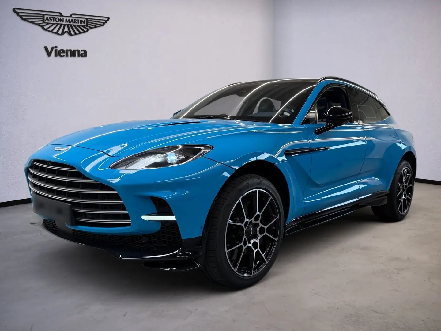 Aston Martin DBX 707 | Elwood Blue | PANO | B&W Blau - 1