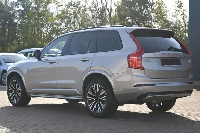 Volvo XC90 view 6