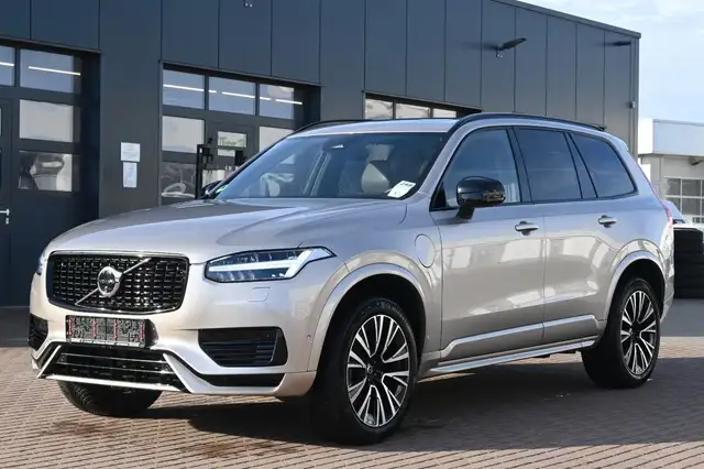 Volvo XC90 main image