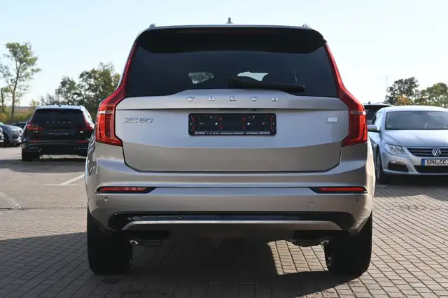 Volvo XC90 view 7