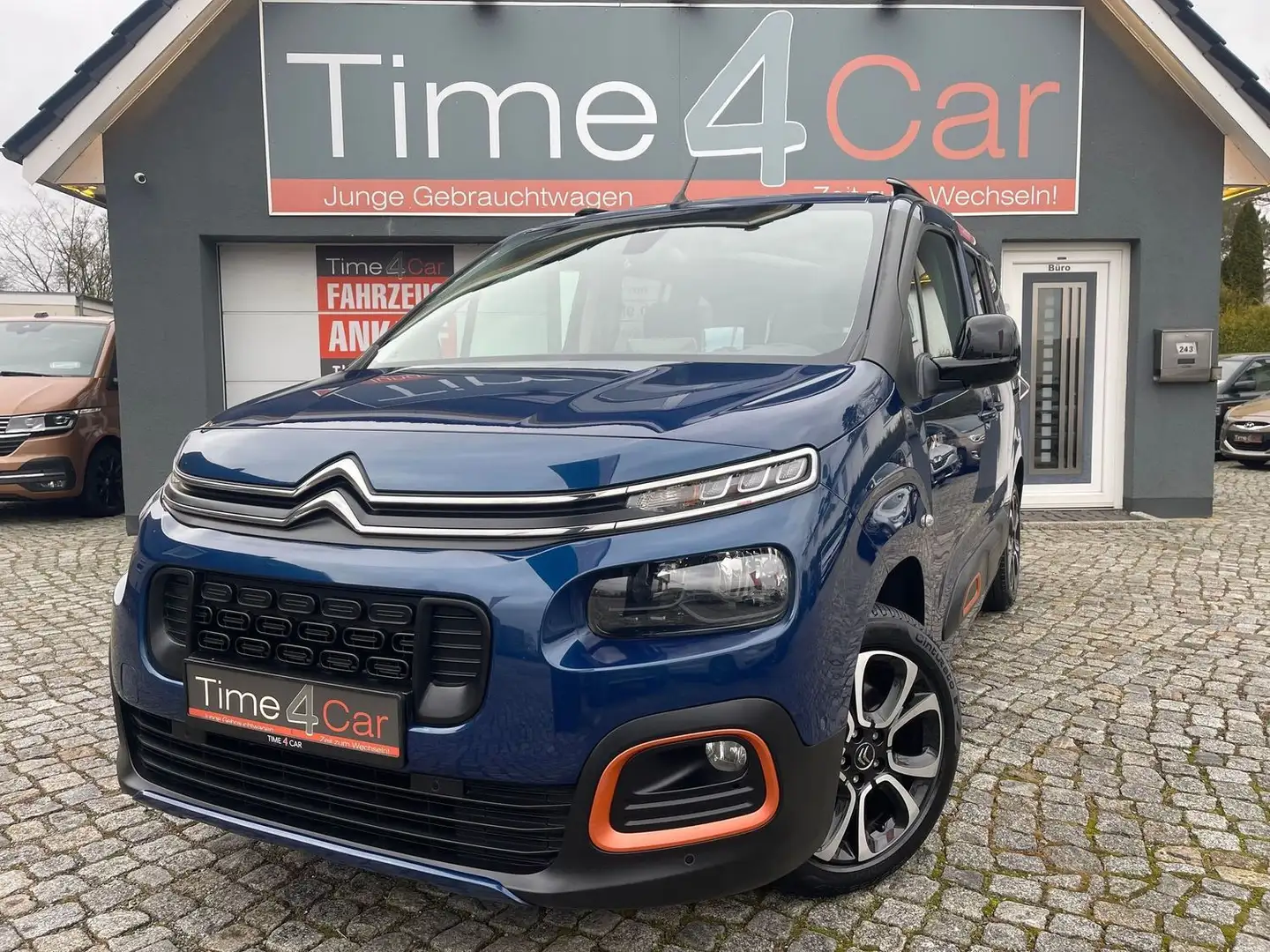 Citroen Berlingo XTR Shine M Auto Pano Navi STHZ AHK LED Blau - 1