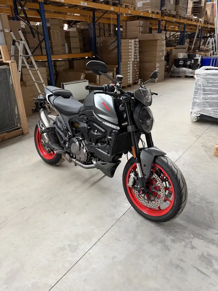 Ducati Monster 937