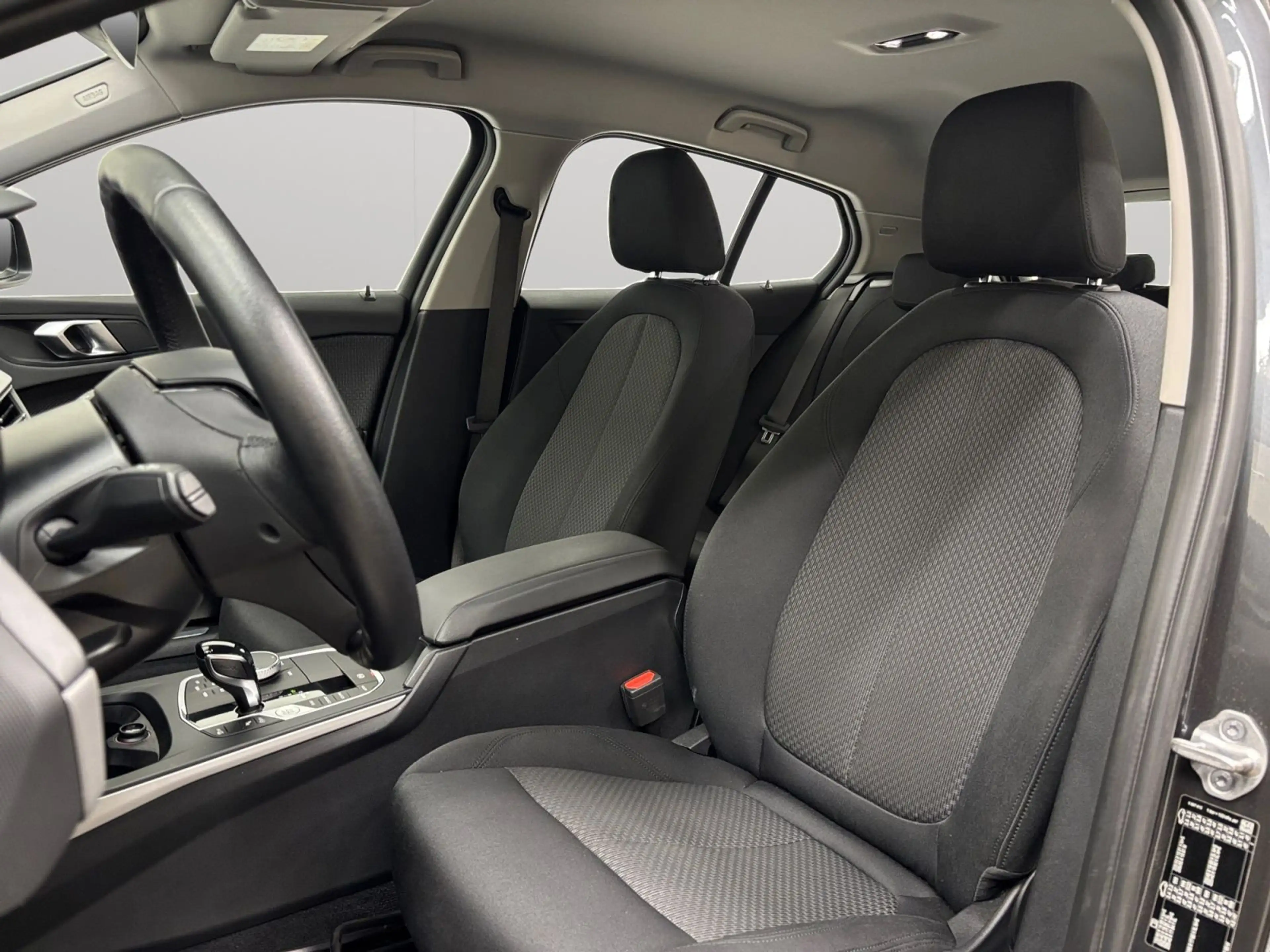 BMW 118 118i AUT — photo 7