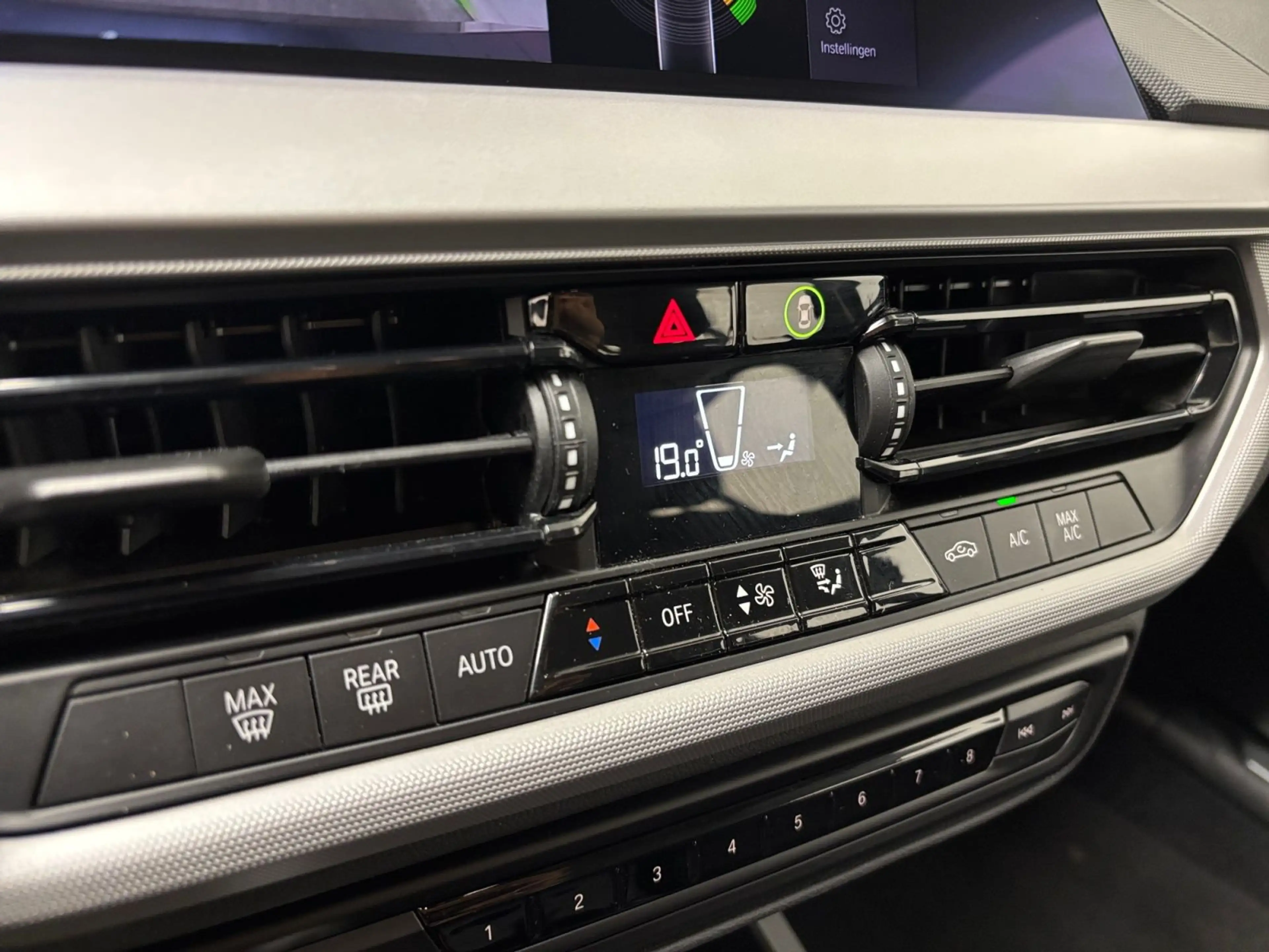 BMW 118 118i AUT — photo 15