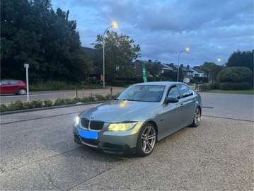 325i Aut.