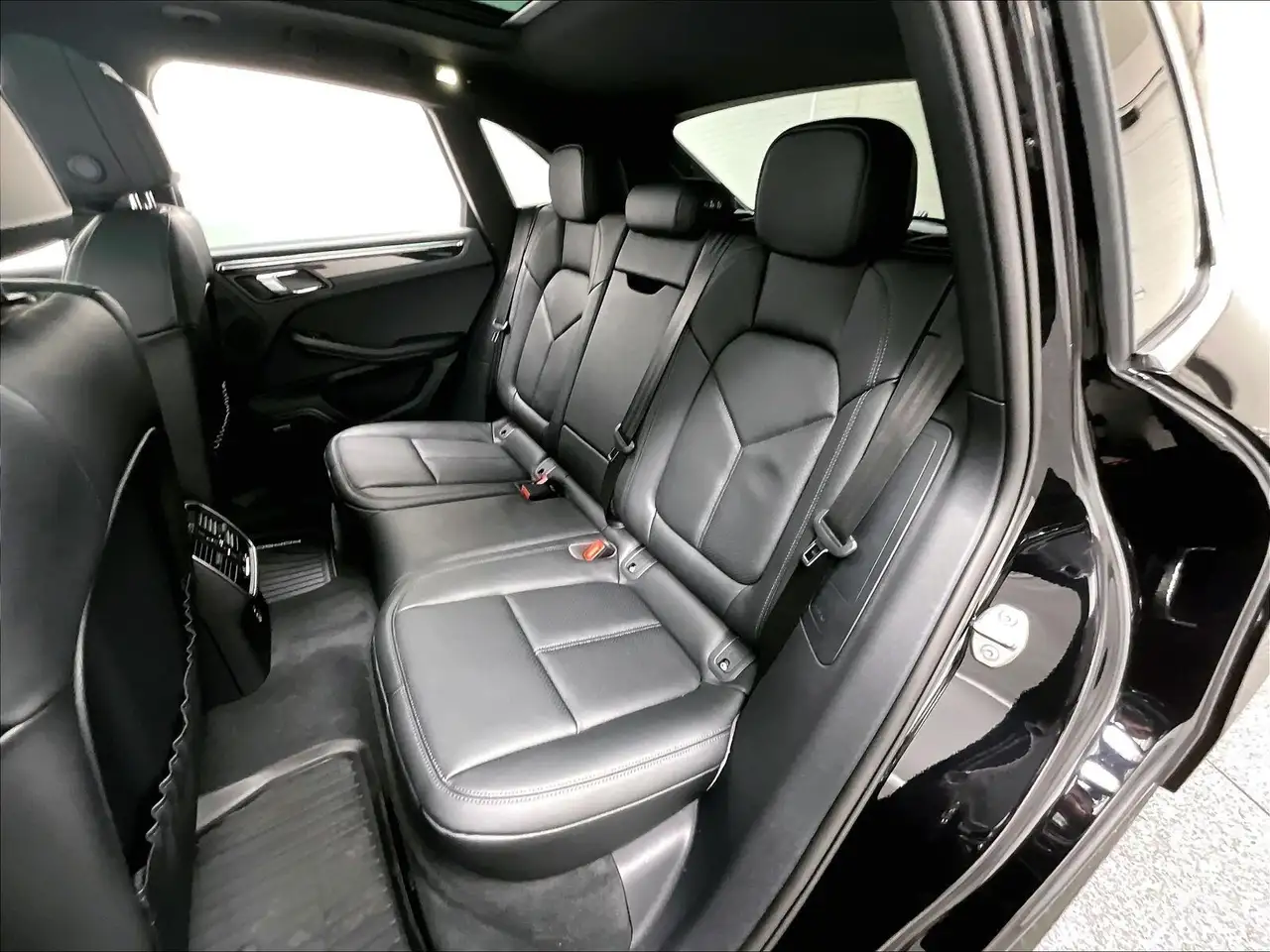 Porsche Macan снимка Porsche Macan