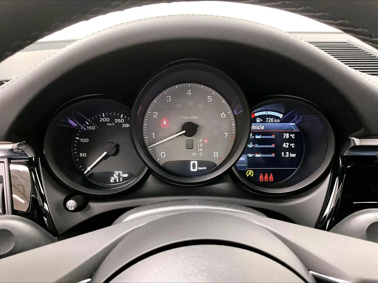 Porsche Macan снимка Porsche Macan
