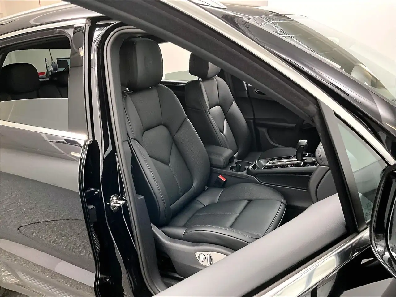 Porsche Macan снимка Porsche Macan