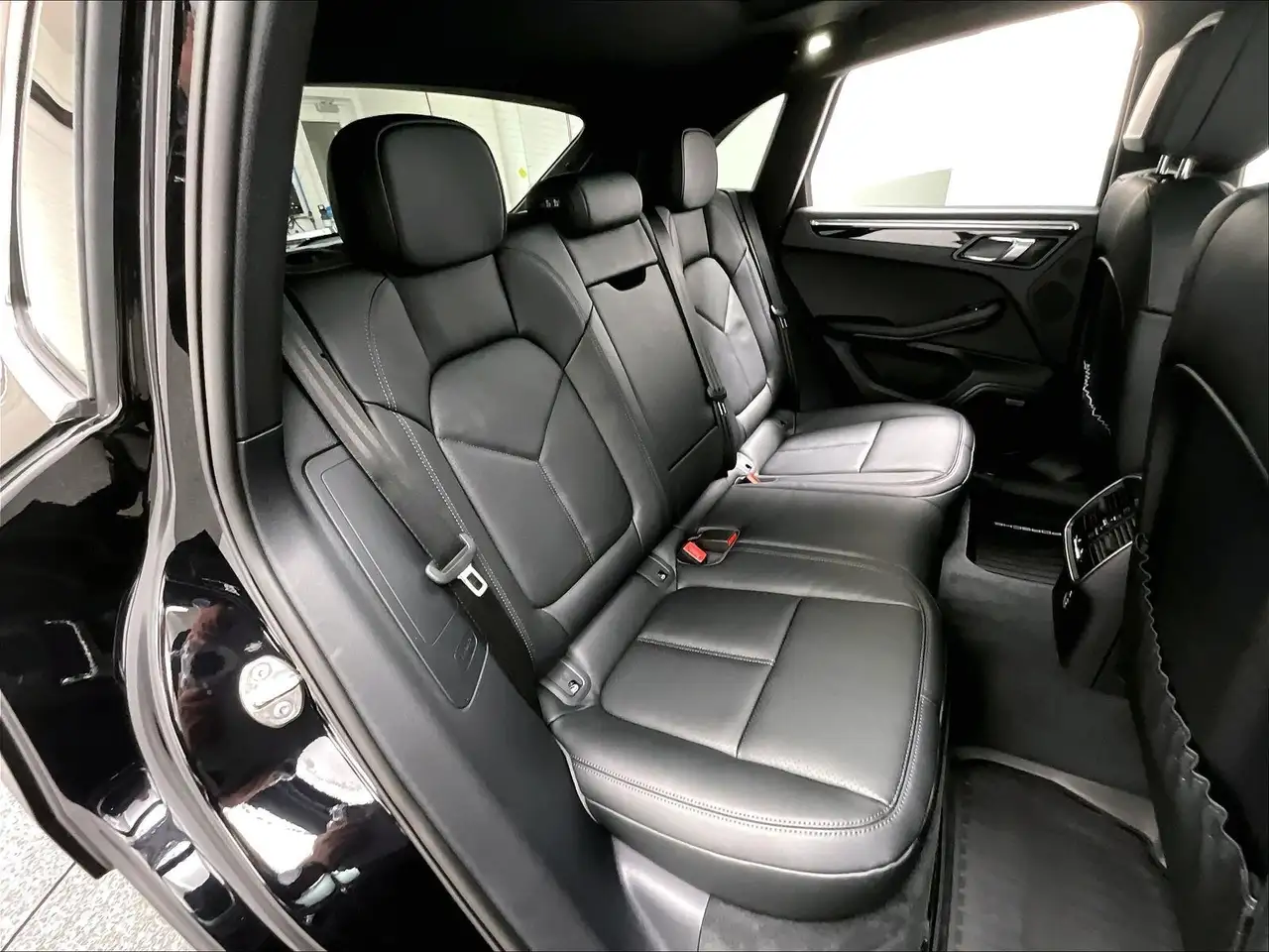 Porsche Macan снимка Porsche Macan