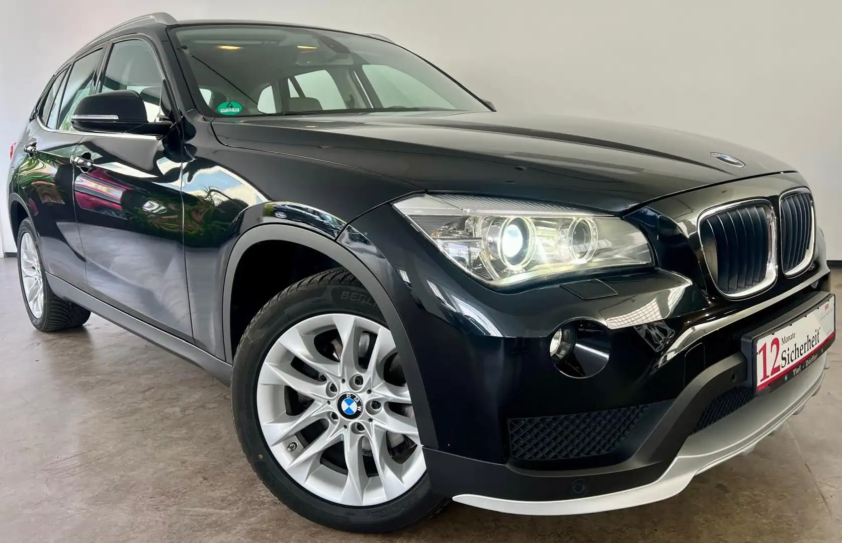 BMW X1 18 d sDrive,SPORTSITZE,SPORTAUTOMATIK,XENON, Noir - 1