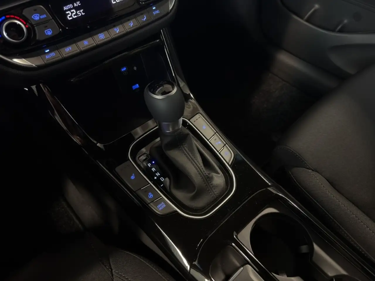 Hyundai i30 1.5 T-GDI ADVANTAGE PLUSPAKET PANO DIGI. COCKPIT C 20
