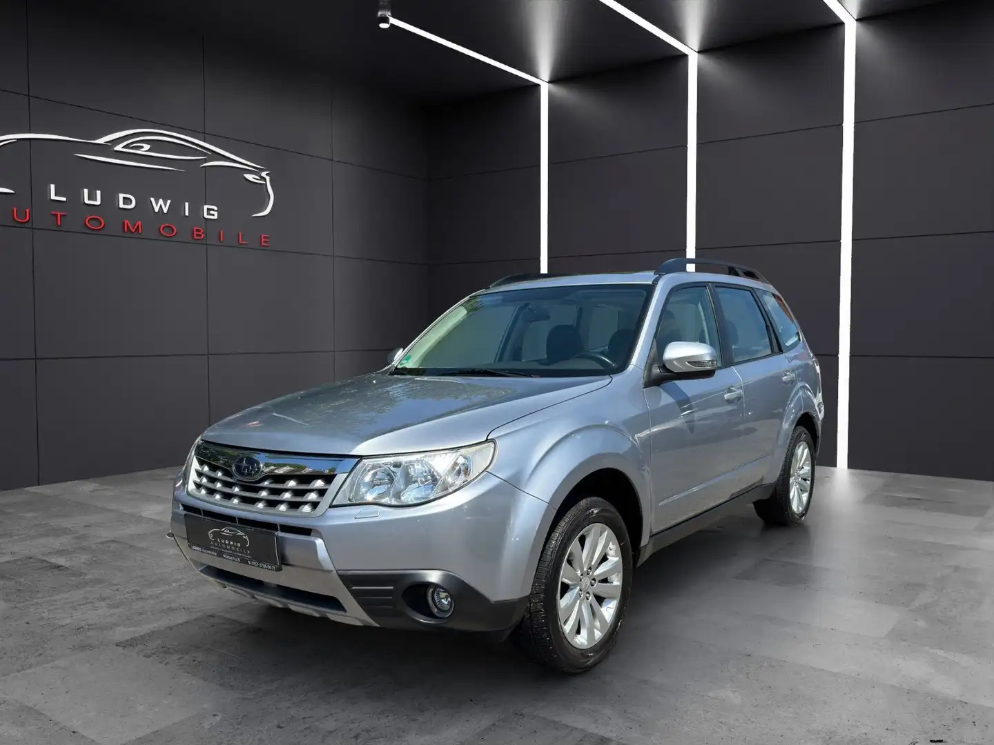 Subaru Forester Exclusive/ ALLRAD / PANO / KAMERA / AHK Silver - 1