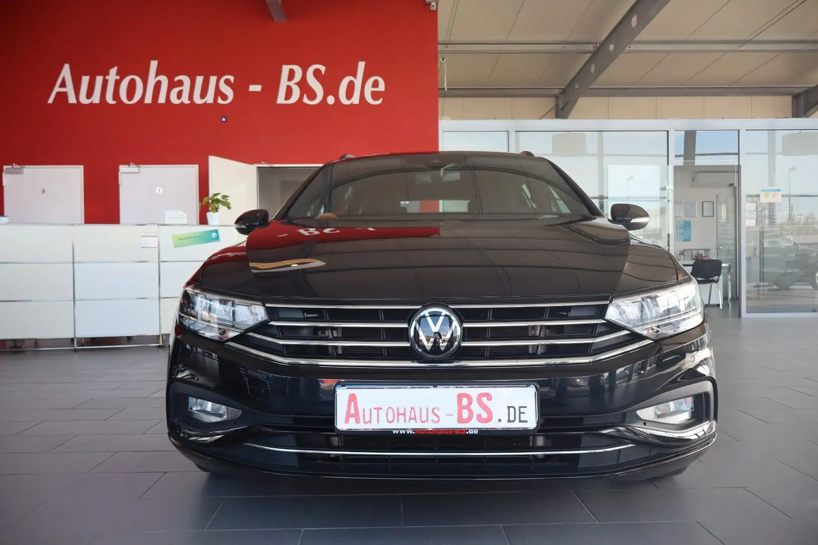 Volkswagen Passat Variant 2.0 TSI DSG,KameraNaviLED,AHK,1Hd Noir - 2