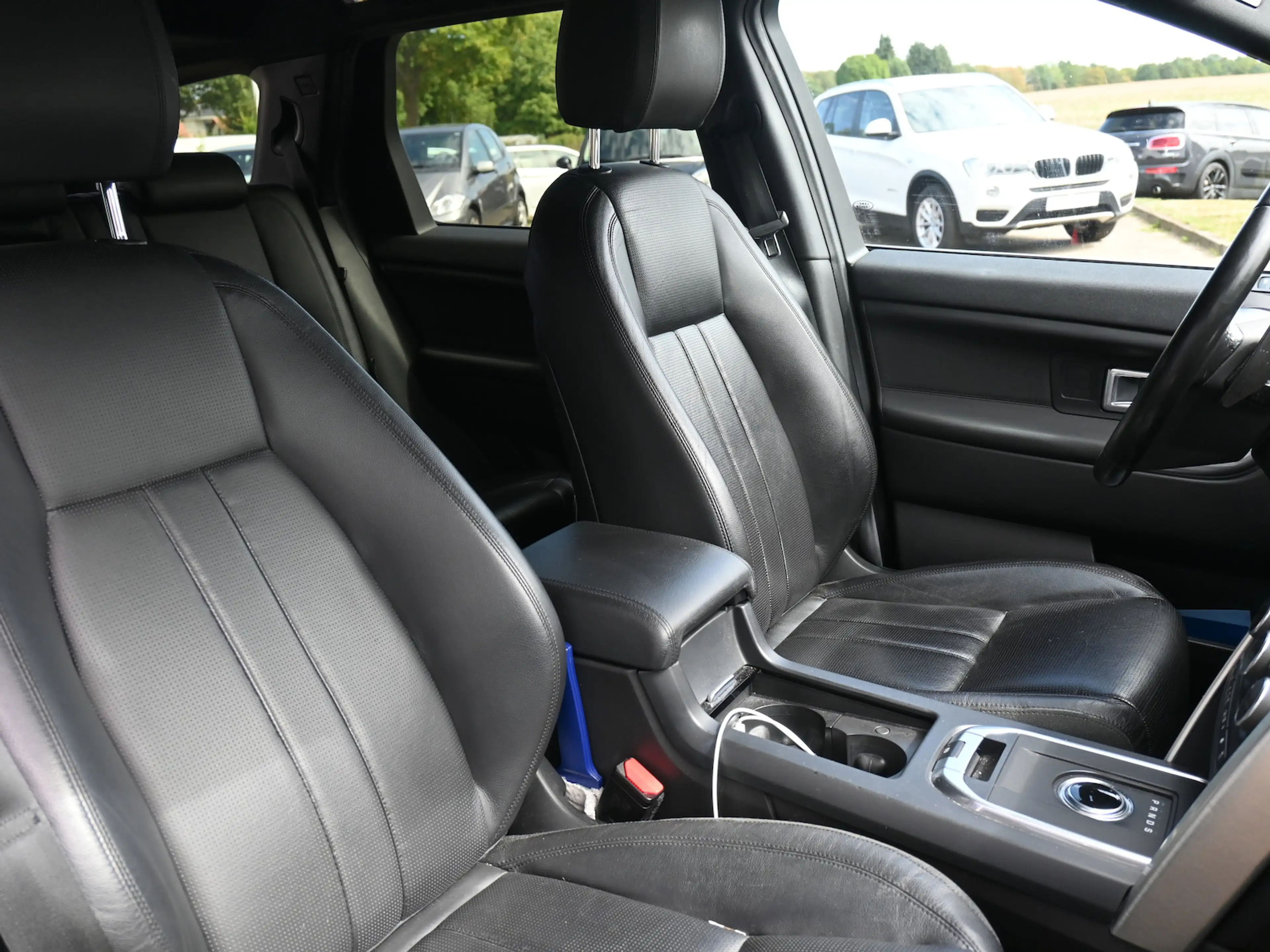 Land Rover Discovery Sport HSE Aut Pano Navi Leder 1.Hand — photo 9