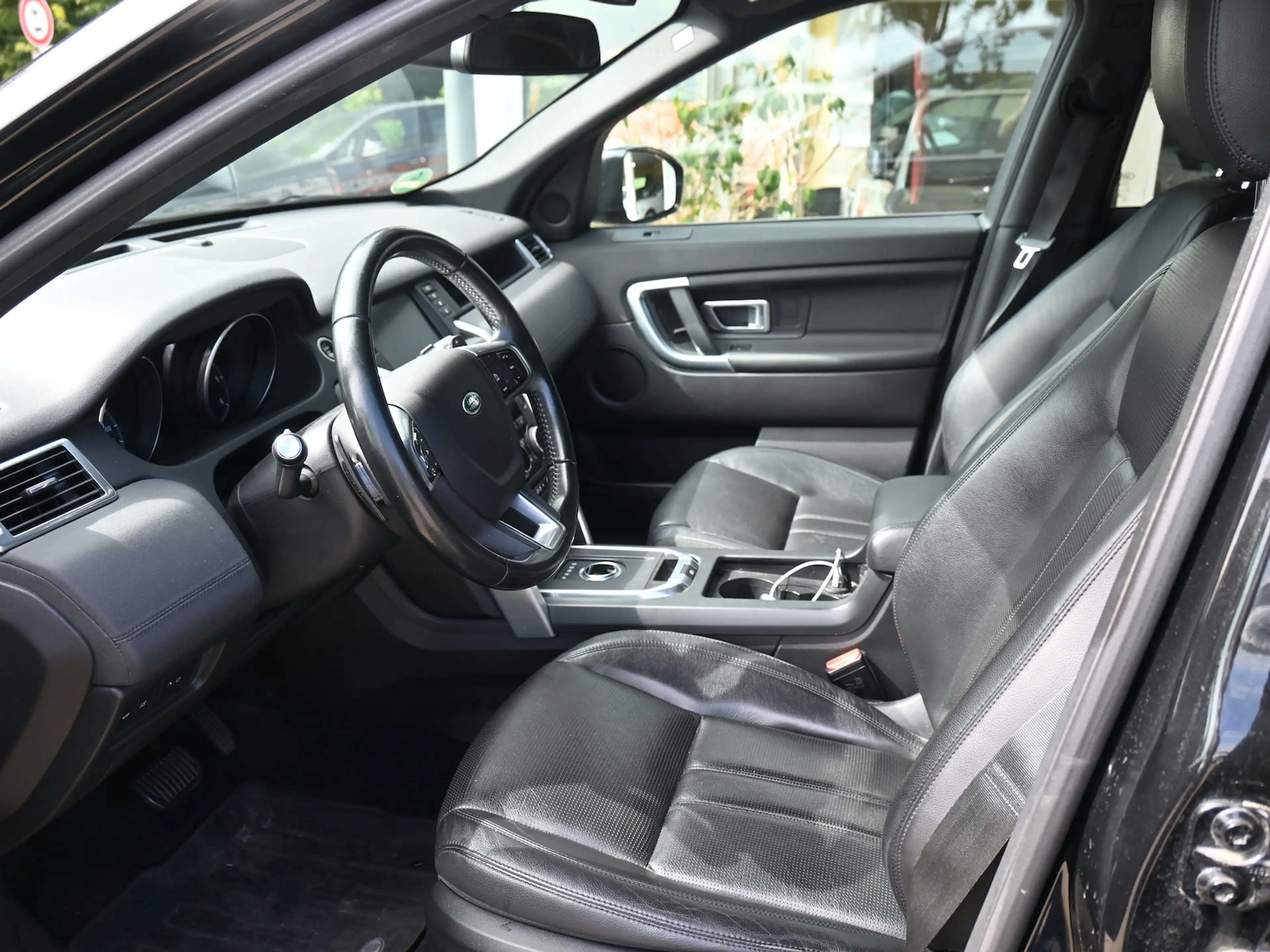 Land Rover Discovery Sport HSE Aut Pano Navi Leder 1.Hand — photo 4