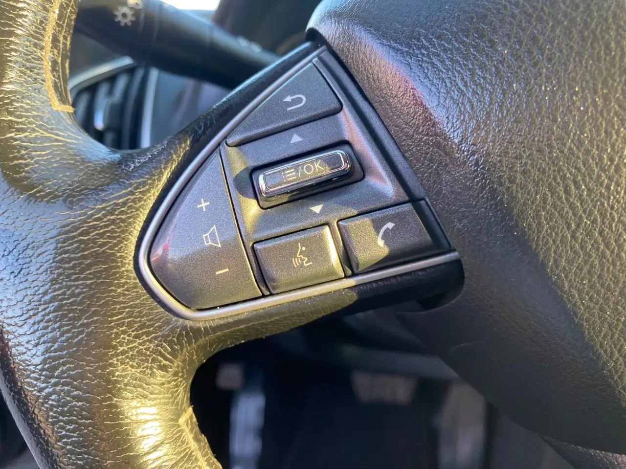 Infiniti Q50 снимка Infiniti Q50