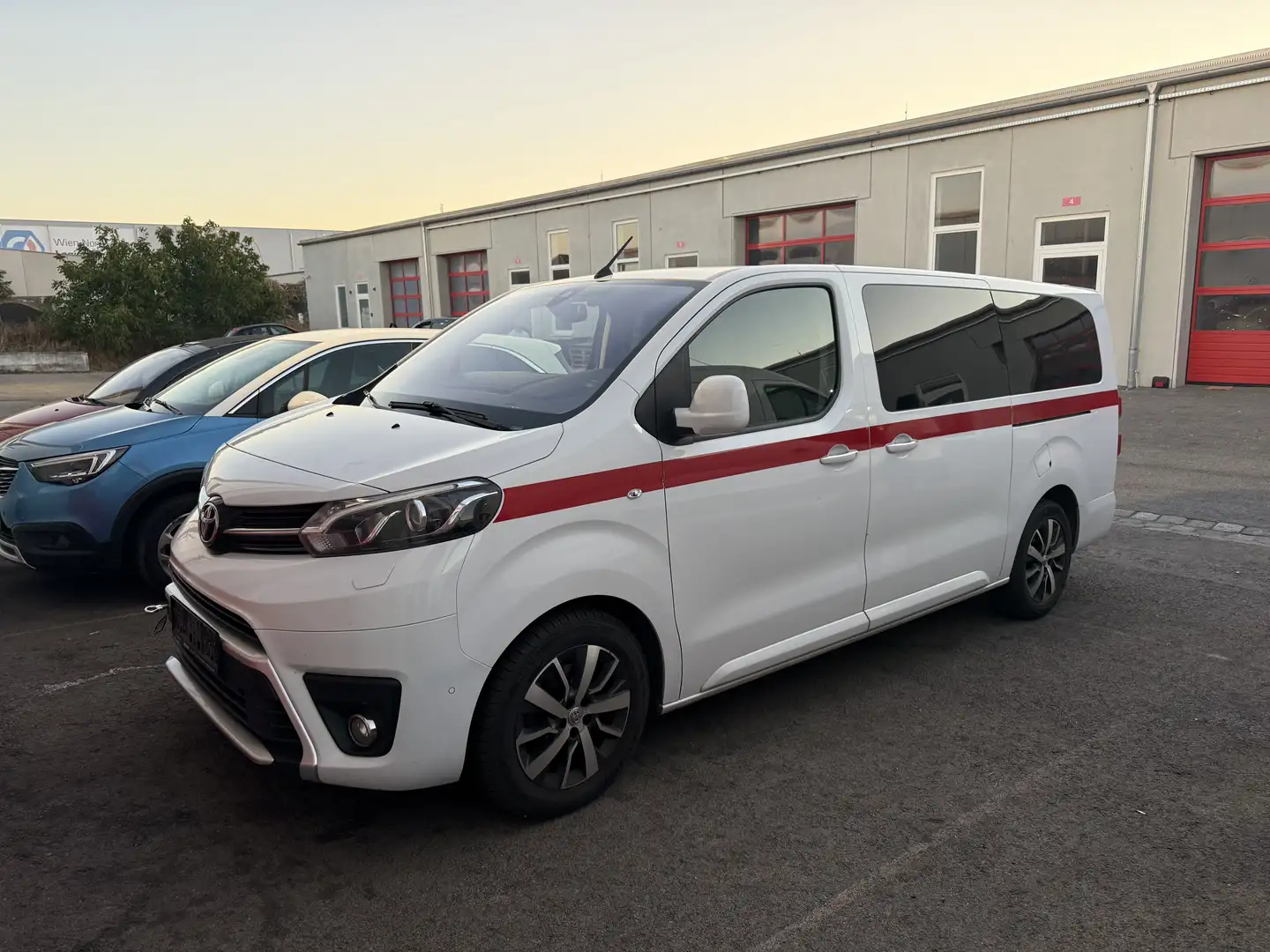Toyota Proace Verso 2.0 Motor Startet Aber Klopft Weiß - 1
