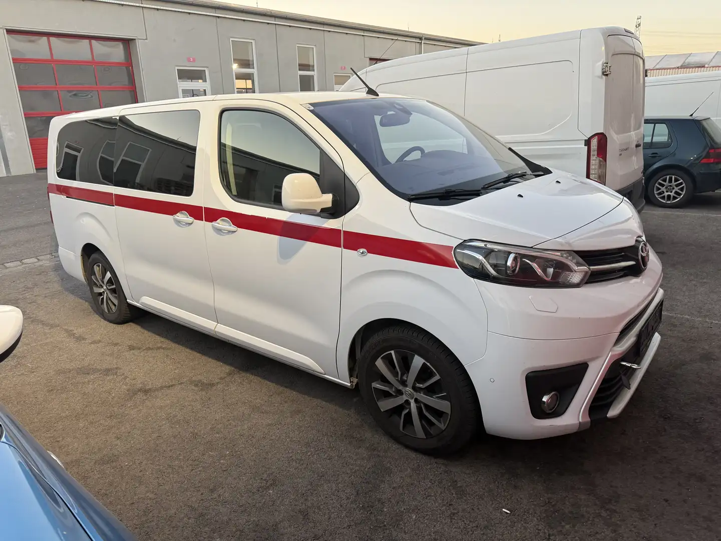 Toyota Proace Verso 2.0 Motor Startet Aber Klopft Weiß - 2
