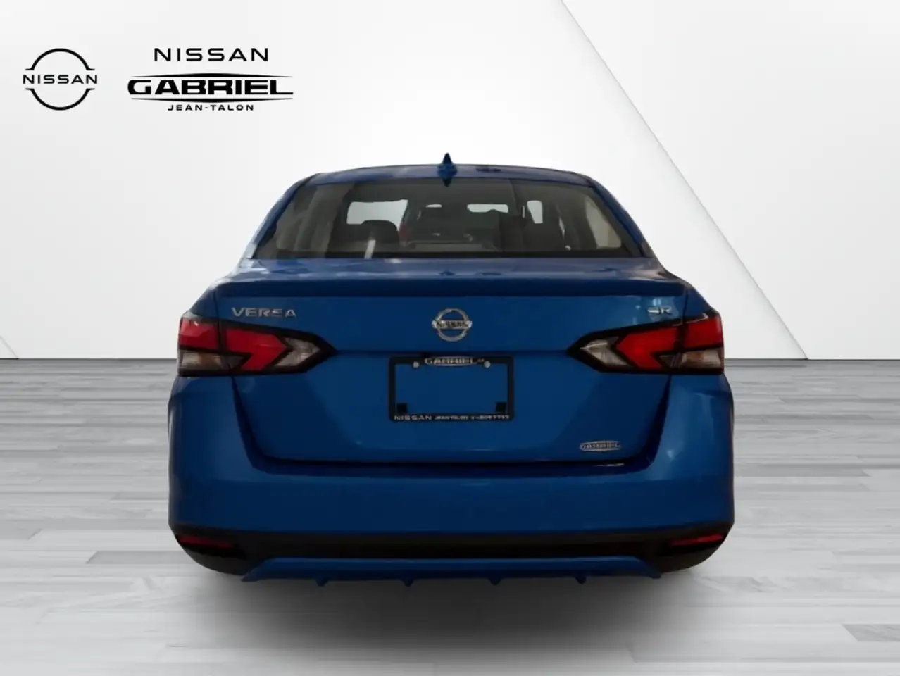 Nissan Versa photo Nissan Versa