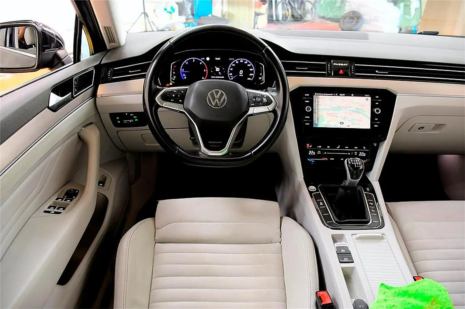 Volkswagen Passat Variant Elegance 2,0 SCR TDI Schwarz - 2