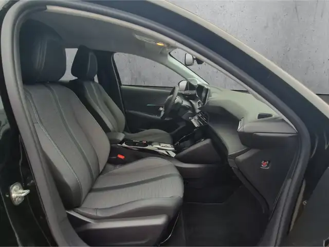 Peugeot 208 view 13