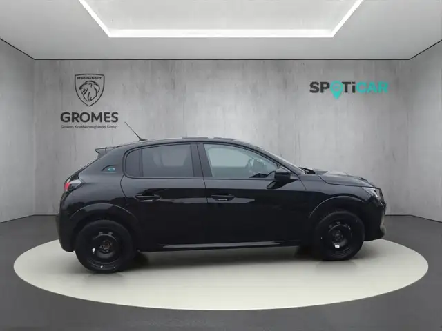 Peugeot 208 view 2
