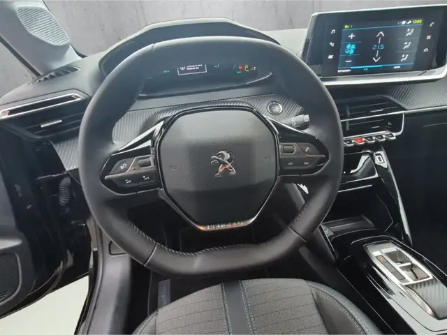 Peugeot 208 view 10
