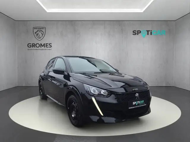 Peugeot 208 main image