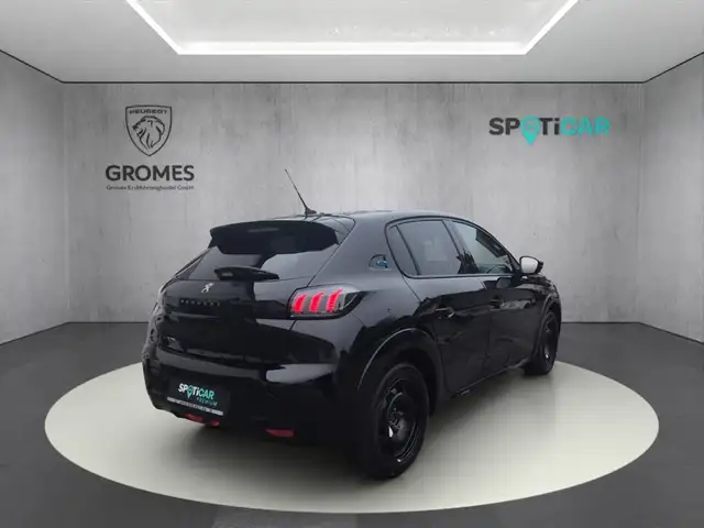 Peugeot 208 view 3