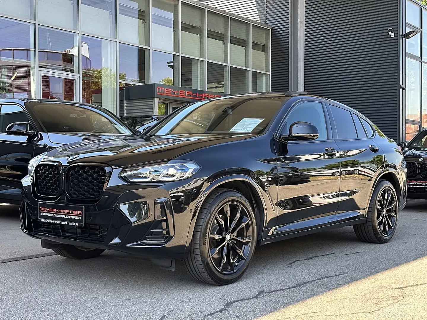 BMW X4 xDrive20i M-Paket Aut. Schwarz - 2