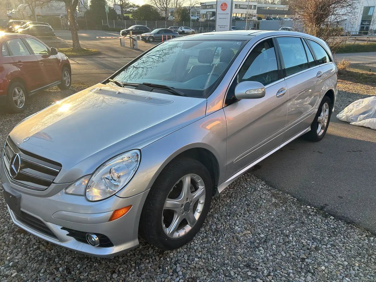 Mercedes-Benz R 350 4Matic 7G-TRONIC L Šedá - 1