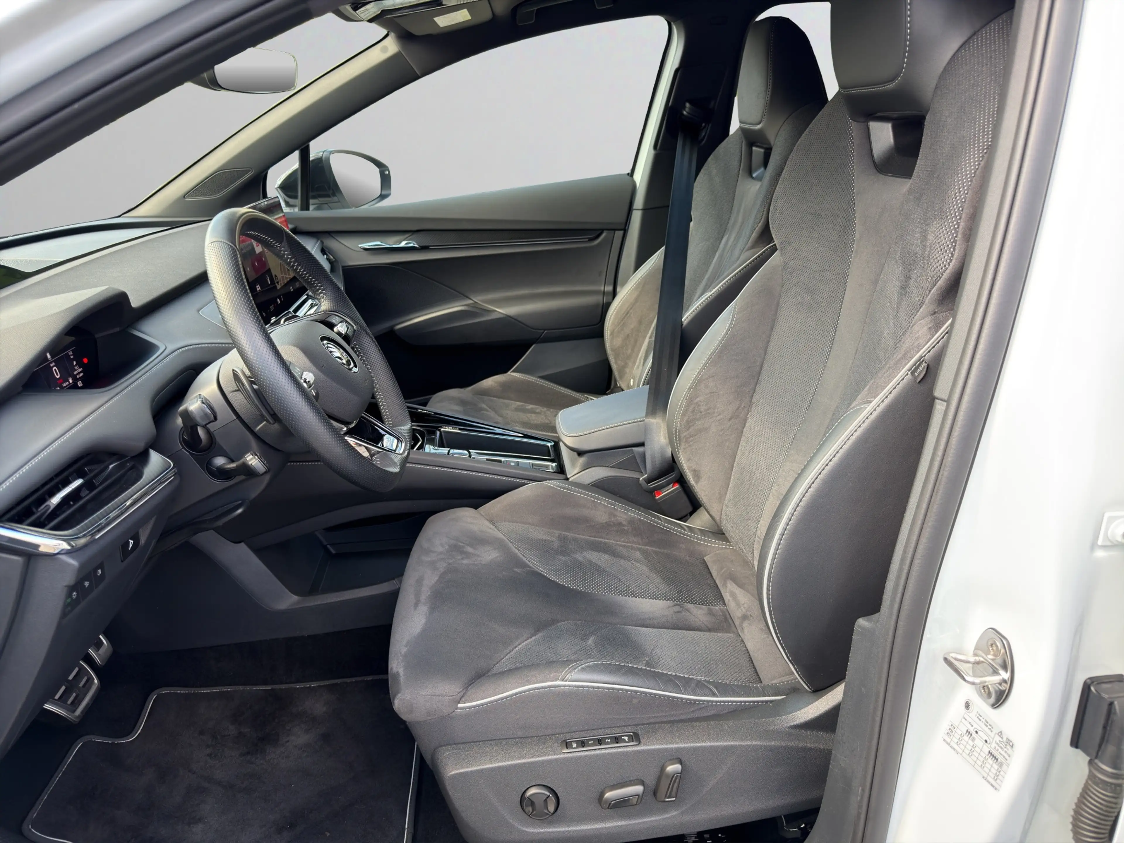 Skoda Enyaq 80 X Sportline AHK ACC Mtrx LM21 HUD 360 — photo 11