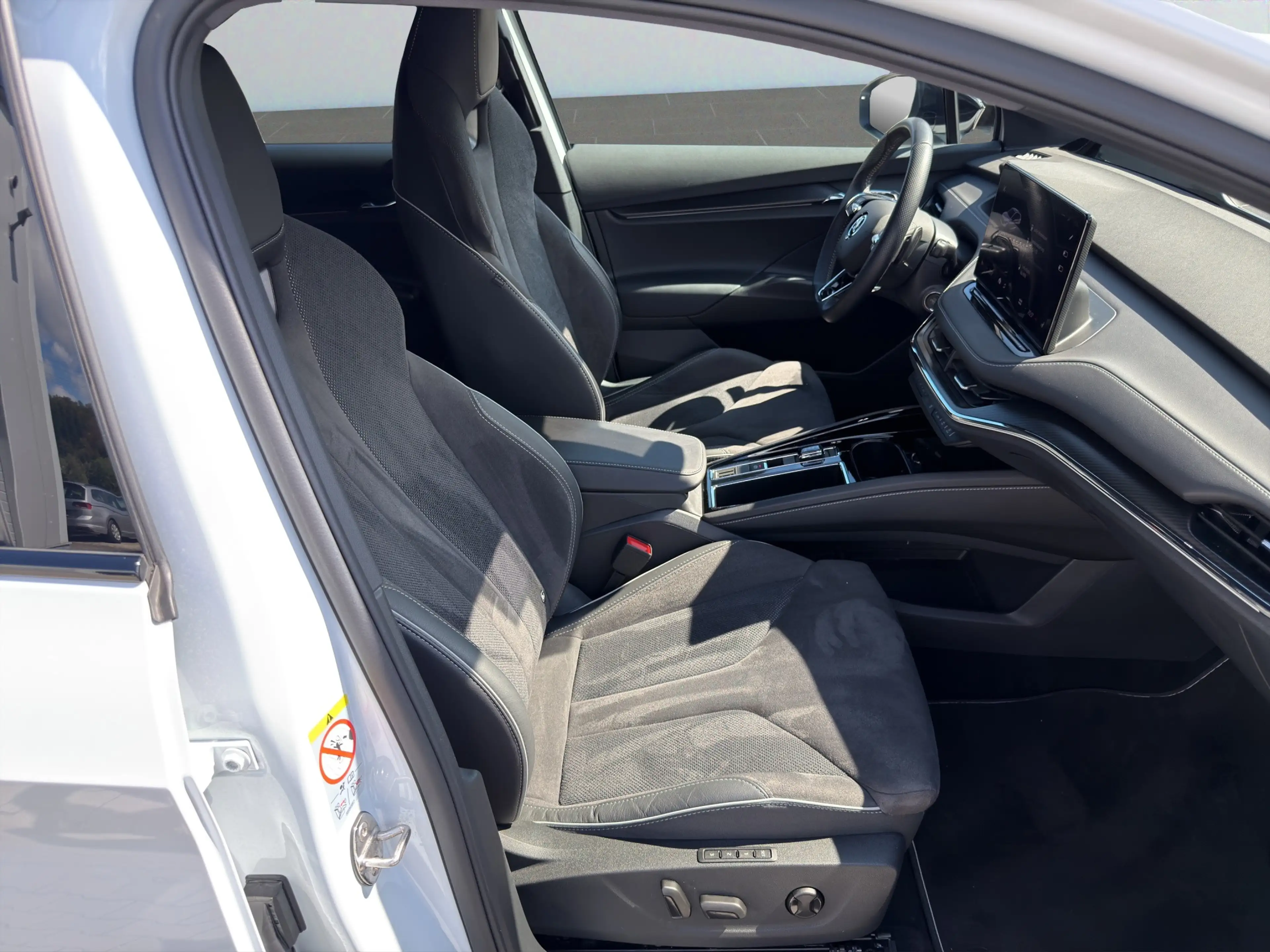 Skoda Enyaq 80 X Sportline AHK ACC Mtrx LM21 HUD 360 — photo 12