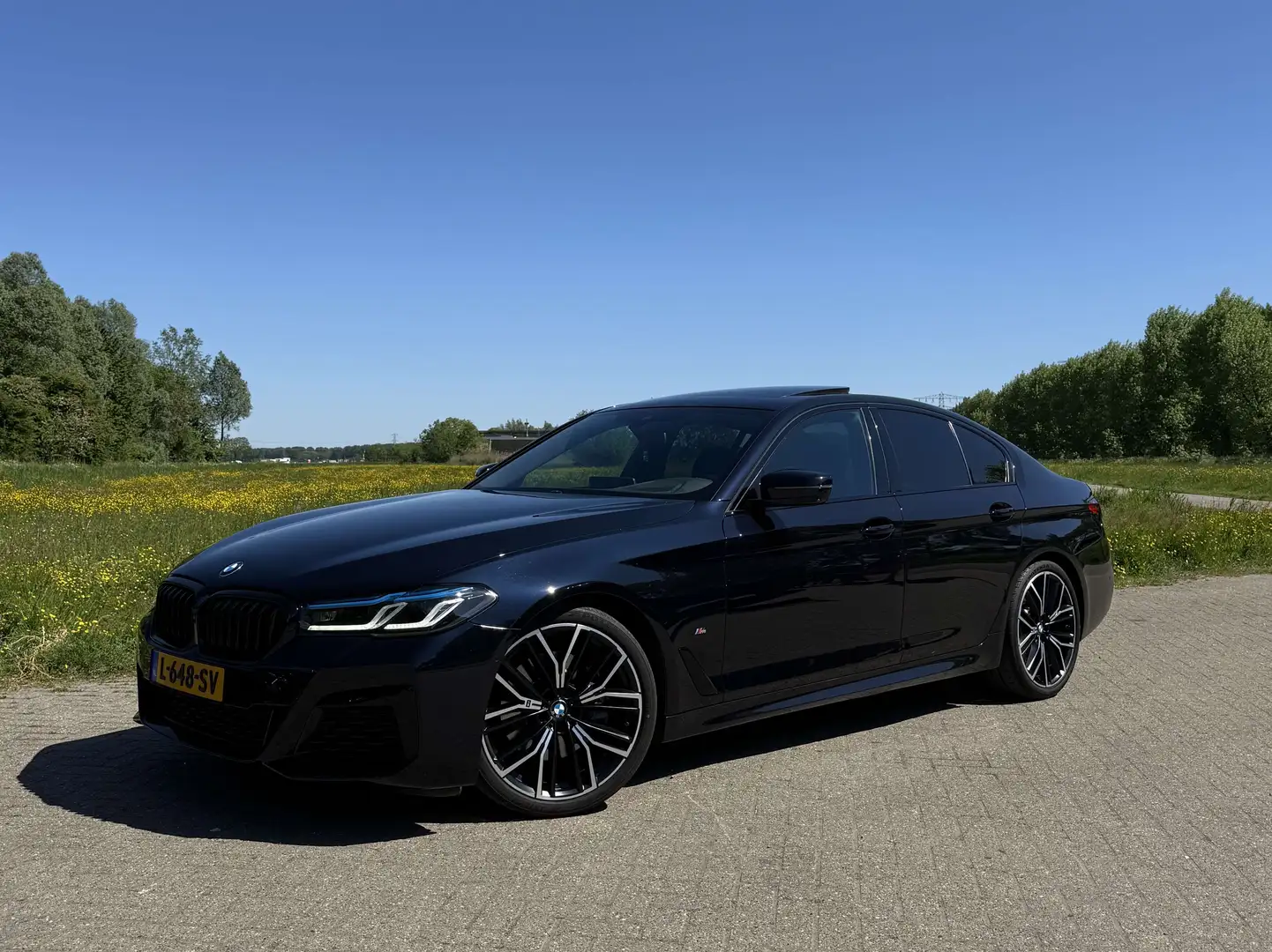 BMW 530 M-sport High Ex. Edition Zwart - 2