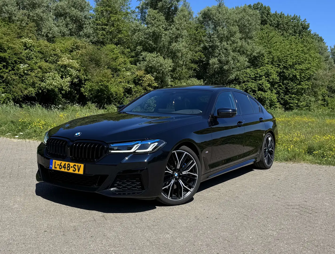 BMW 530 M-sport High Ex. Edition Zwart - 1