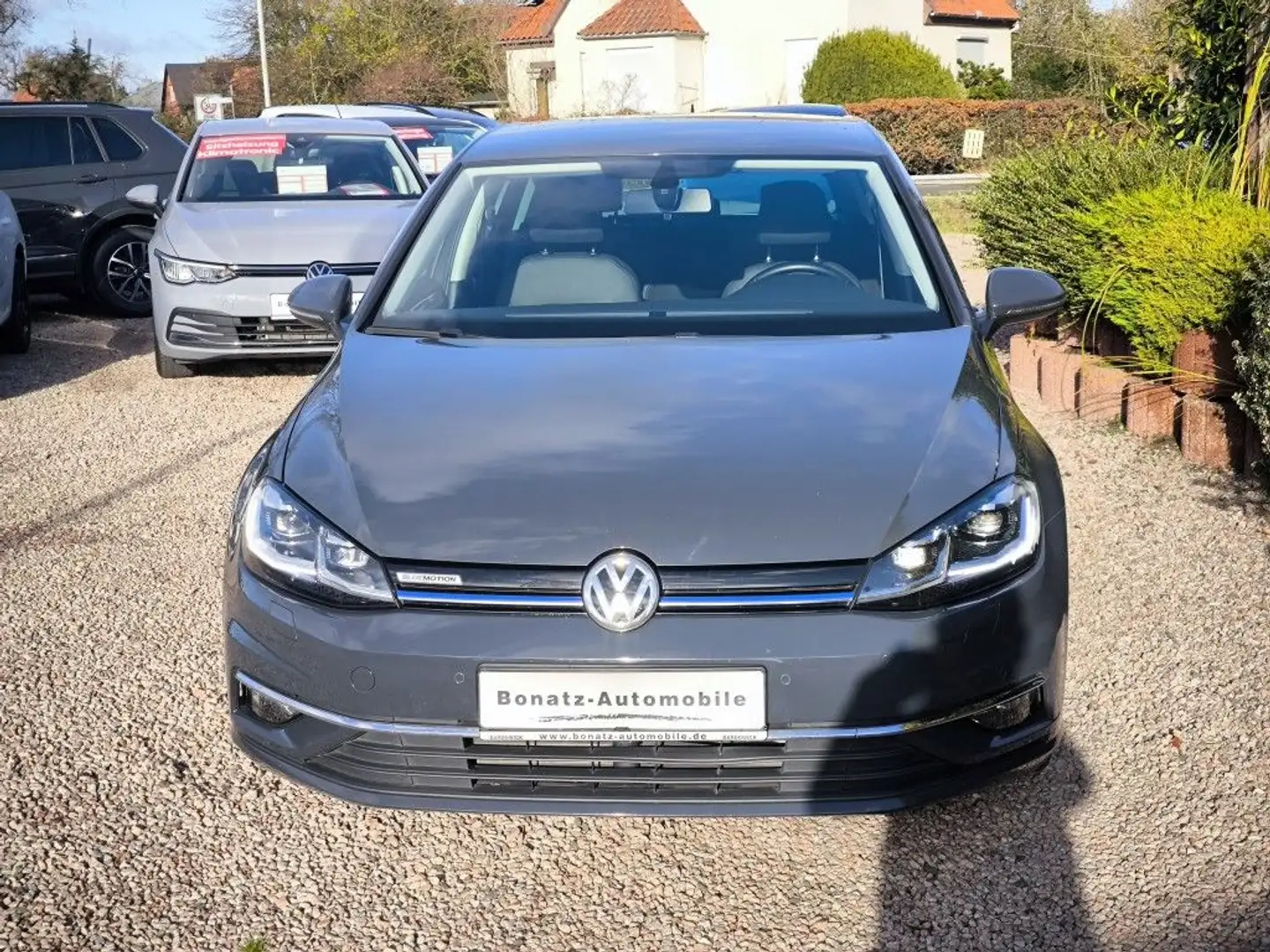 Volkswagen Golf 1.5 TSI BlueMotion DSG Highline *Navi,SHZ,APP,LED* Gris - 2