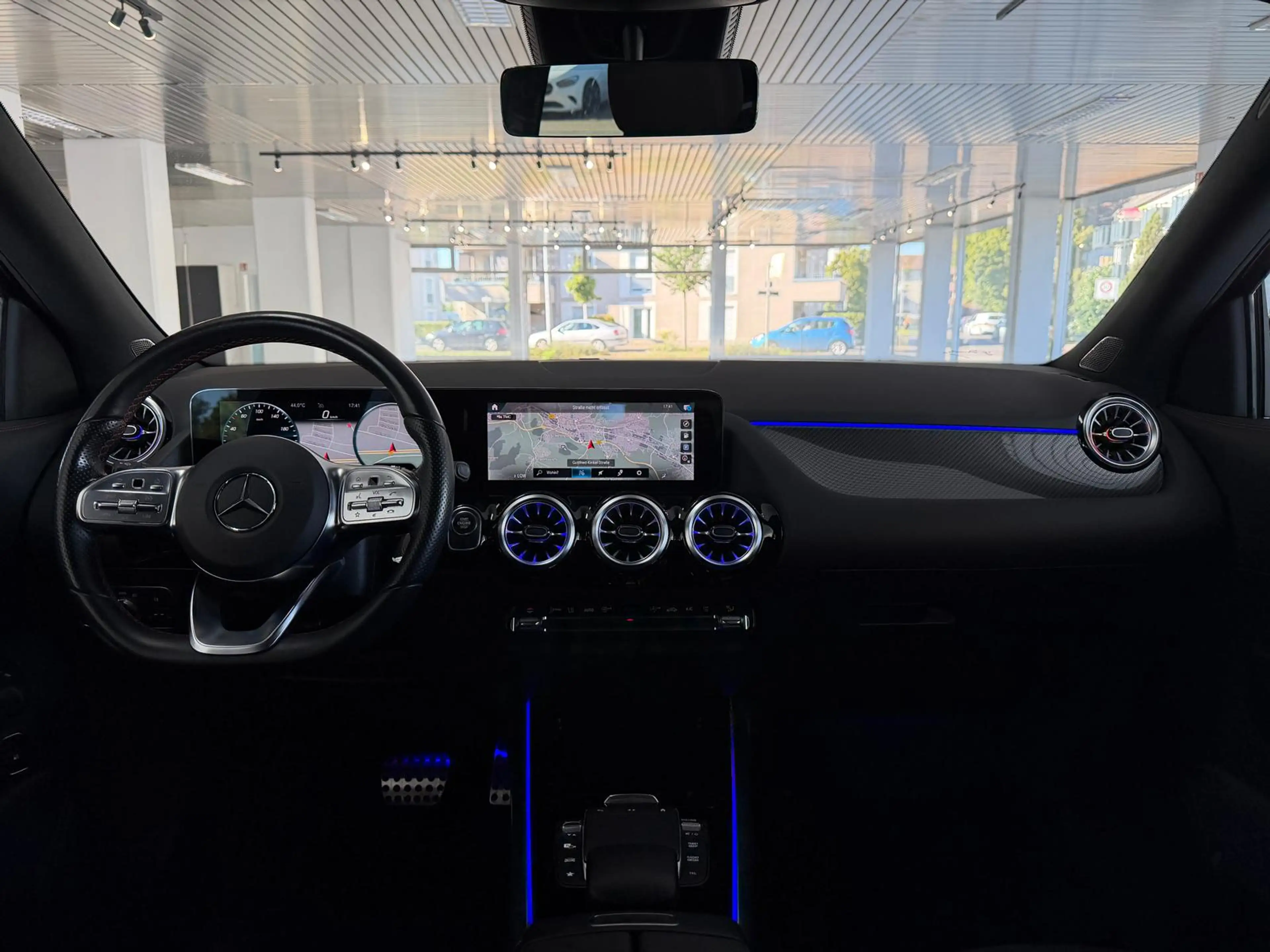 Mercedes-Benz GLA 250 e 3x AMG SPORT*MBUX*WIDE*KEY*STNDH*360°K — photo 10